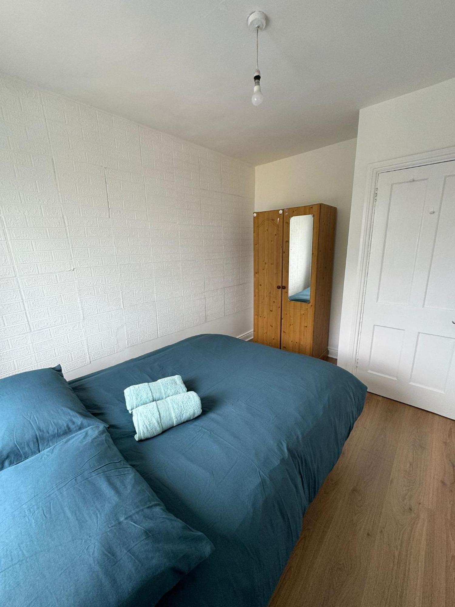 Nice Double Room At 2 Iveragh Rd-8 Dublin Eksteriør billede